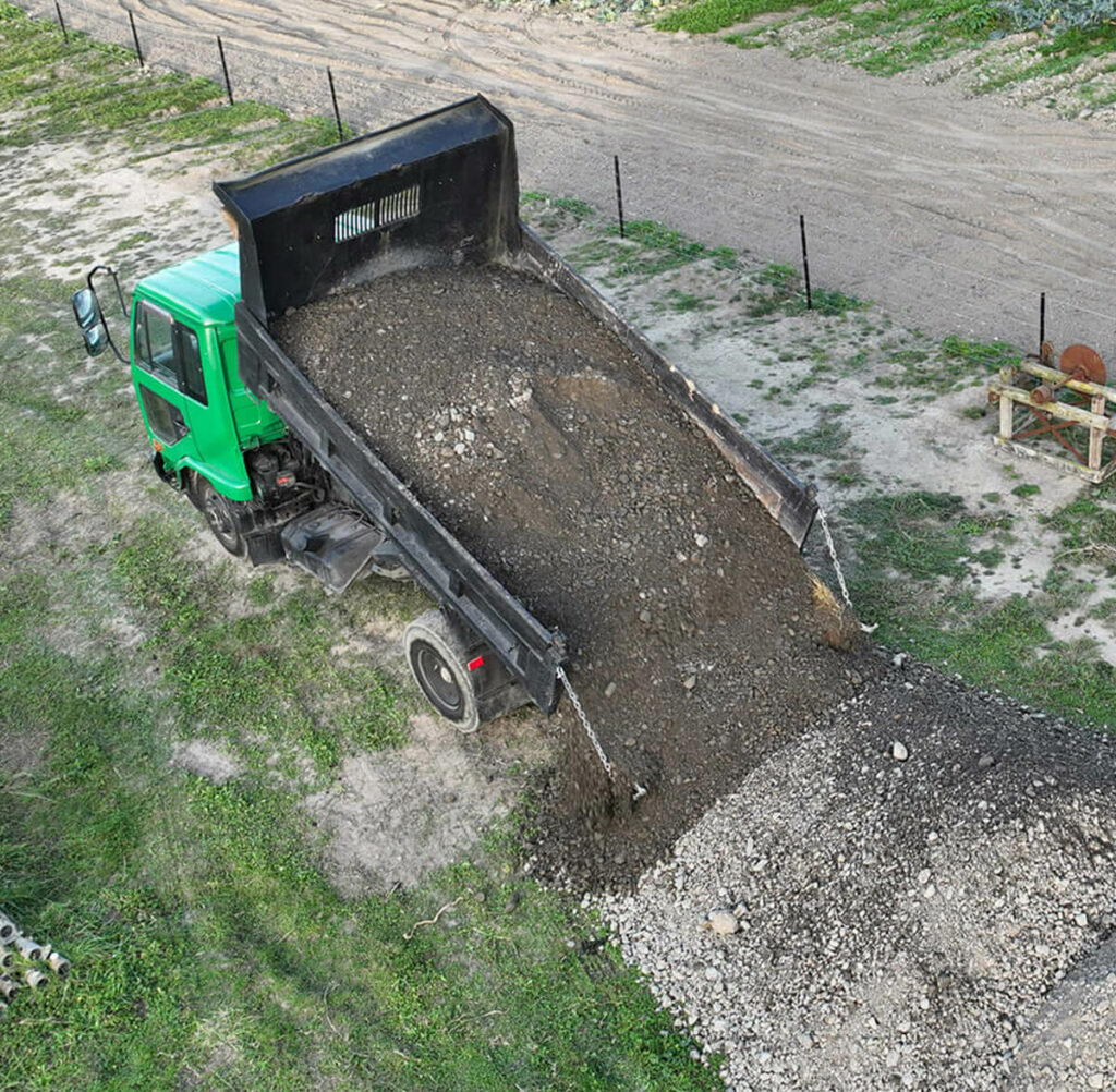 Truck-Hawkes-bay-contractor-Top-Soil